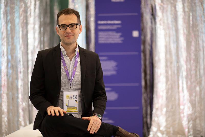 Dr Alexandros Spyrou presenting the Etude for Virtual Space Dr Alexandros Spyrou presenting the Etude for Virtual Space