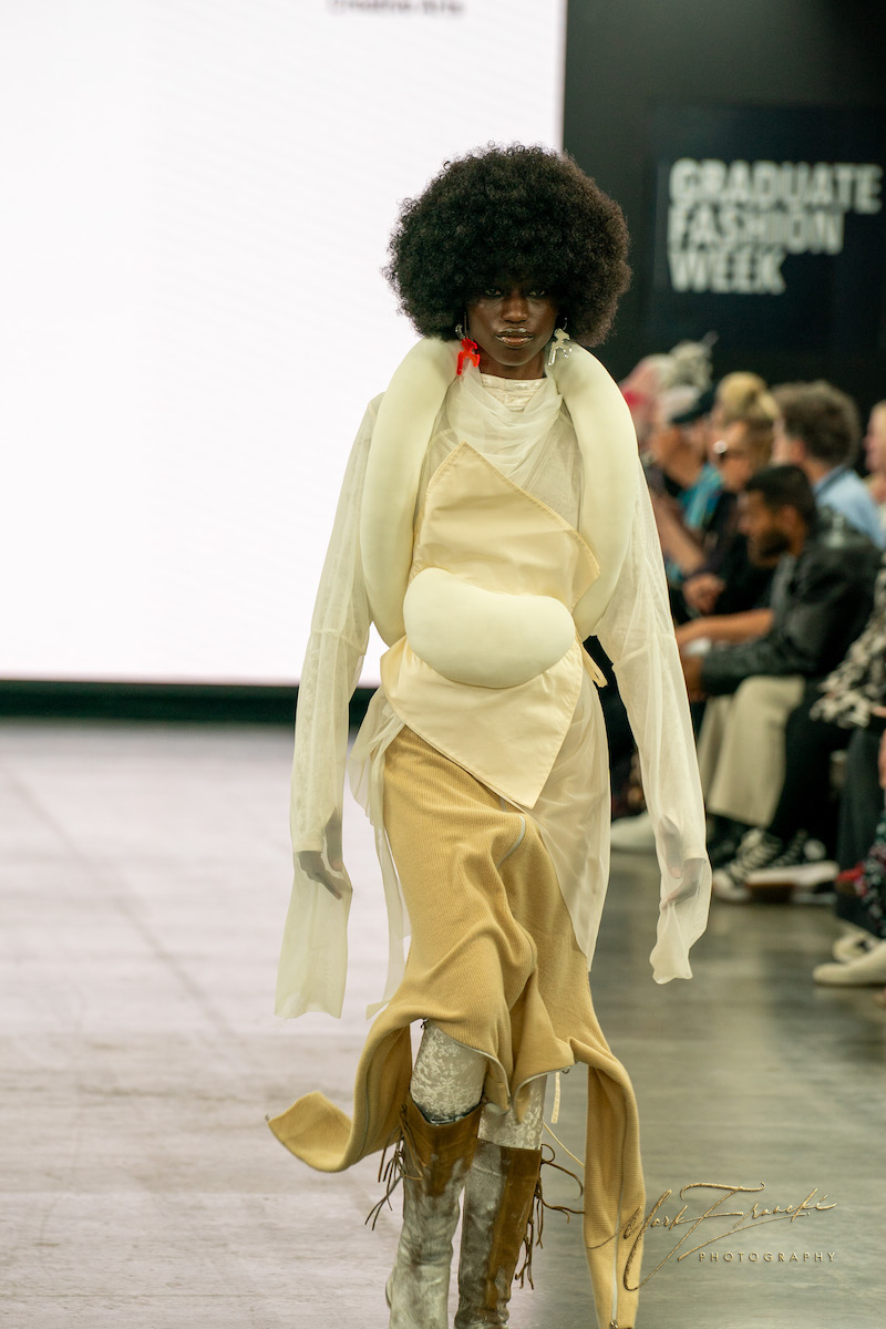 EWA BESCIAK EWA BESCIAK