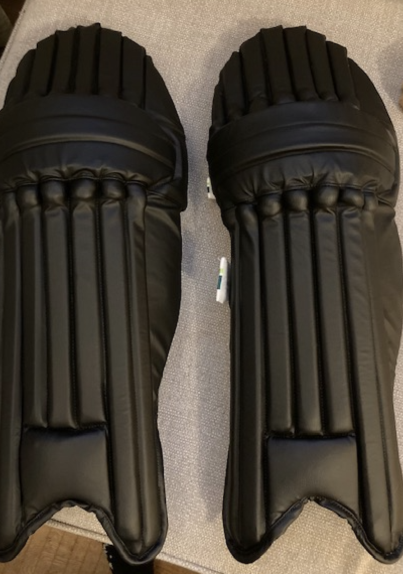 Pro batting pads using plant-based leather (Piñatex) to substitute PU leather